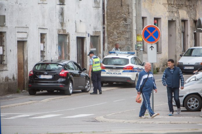 policija kazna parking