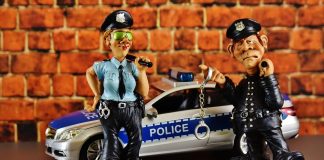 89-godišnjak udario u stražnji dio osobnog automobilakojim je upravljao 81-godišnjak