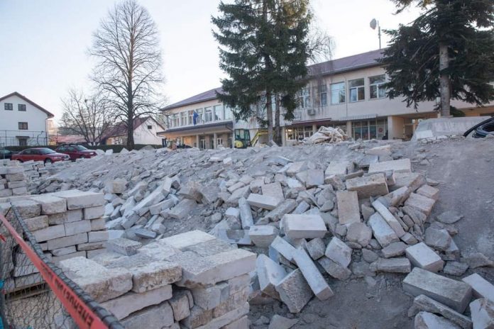 received_434315764567233