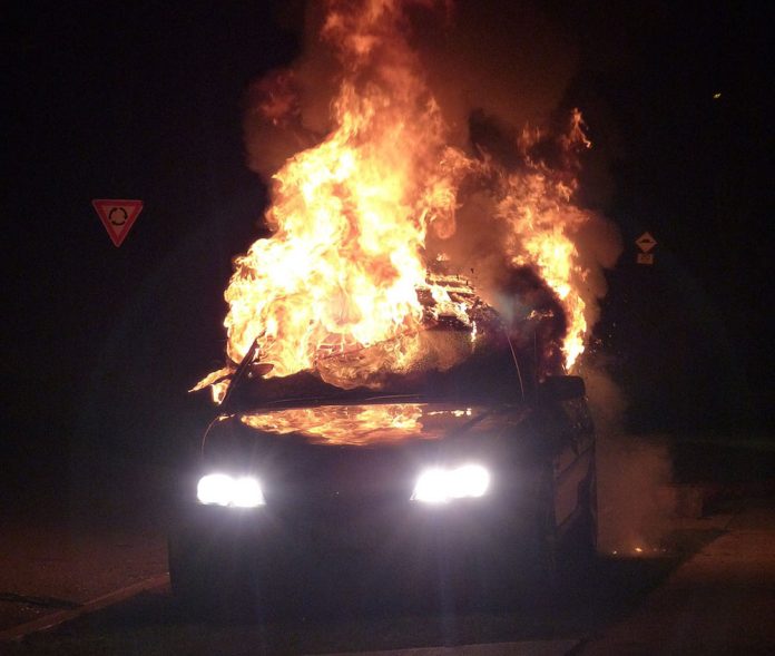 car-bomb-ge6f6216ab_1280