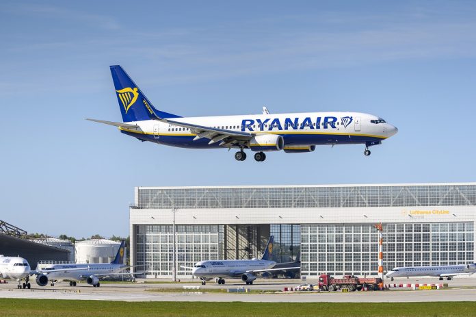 ryanair-g61f709c63_1280
