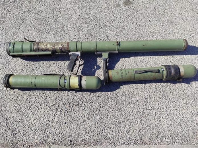 RUČNI-BACAČ-I-RAKETE-2