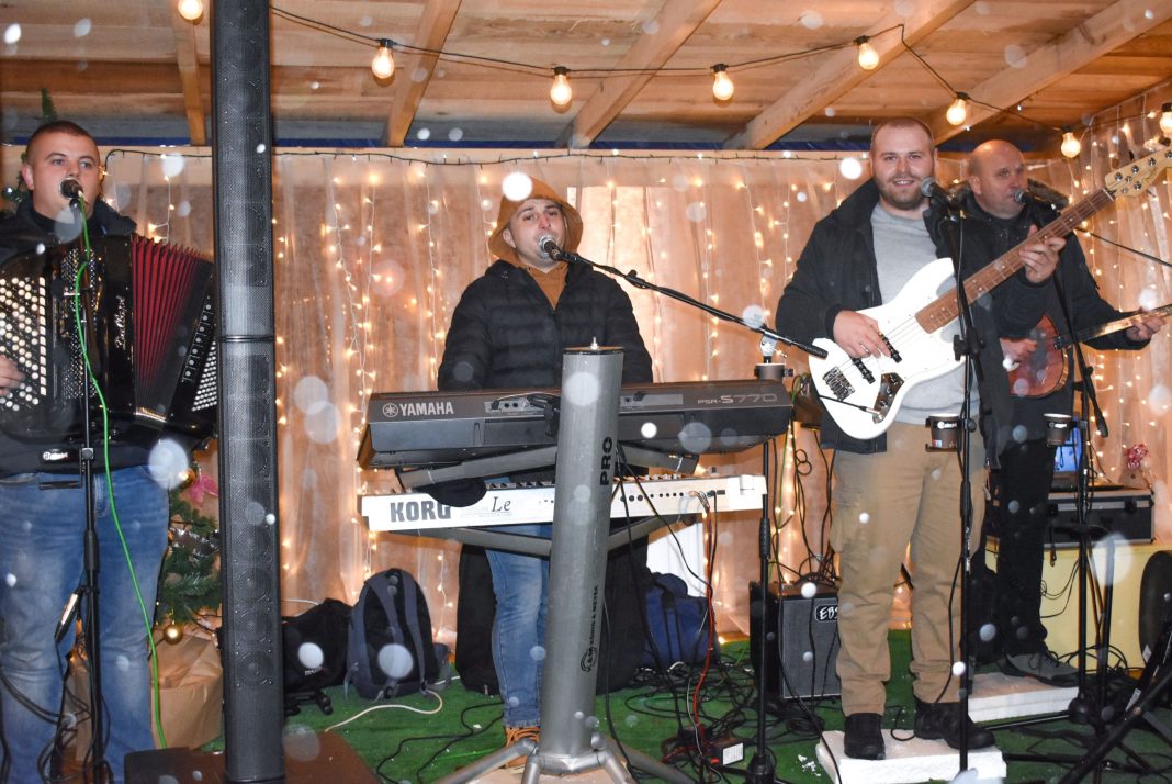 Advent-Perusic-4-scaled