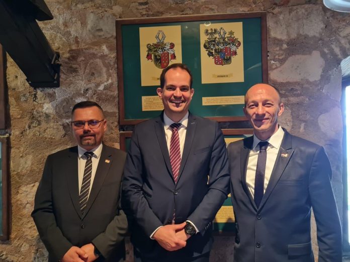 7a1e0fb1-727e-49bd-b60f-f6f1330f9ec7