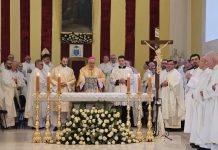 U katedrali Navještenja Blažene Djevice Marije u Gospiću svečano je proslavljen naslovni blagdan Navještenja Gospodinova