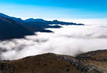 Spektakularni prizori s Oštarskih vrata: More magle prekrilo Karlobag