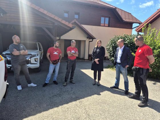 1c6fe1f0 ce01 4bb7 96be 42020158aa7e