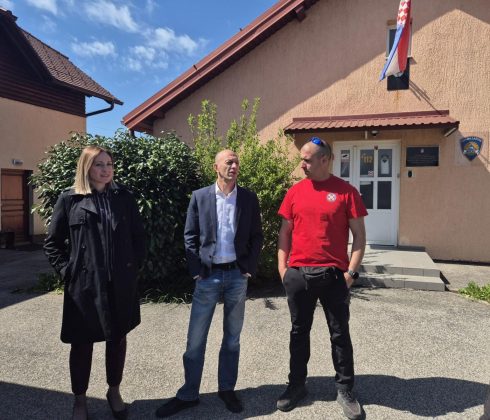 365596f9 4b56 469a 9004 37dccbc17f54