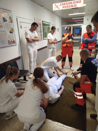 Hitna medicinska sluzba10