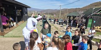 Proljetna čajanka i uskrsna potraga razveselile mališane u Grabovači