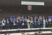 Ministar Butković uručio ugovore za projekte u Novalji, Senju i Karlobagu