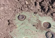 Bagerom micao gnojivo i naišao na minu!