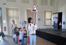 U Lovincu održan edukativni program: Djeca kroz igru učila kako sigurno sudjelovati u prometu