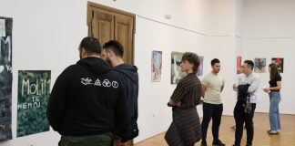 U Otočcu otvorena izložba slika Nikole Jergovića