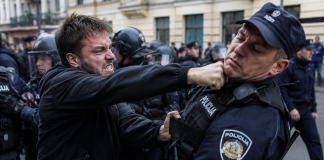 41-godišnjak fizički napao policajce