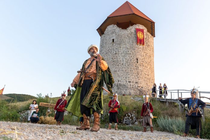 Perusic-stari-grad-80